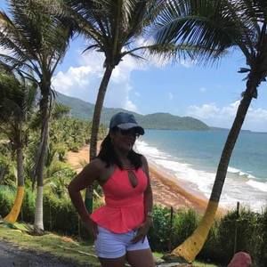 Meet your Posher, Yanitzia